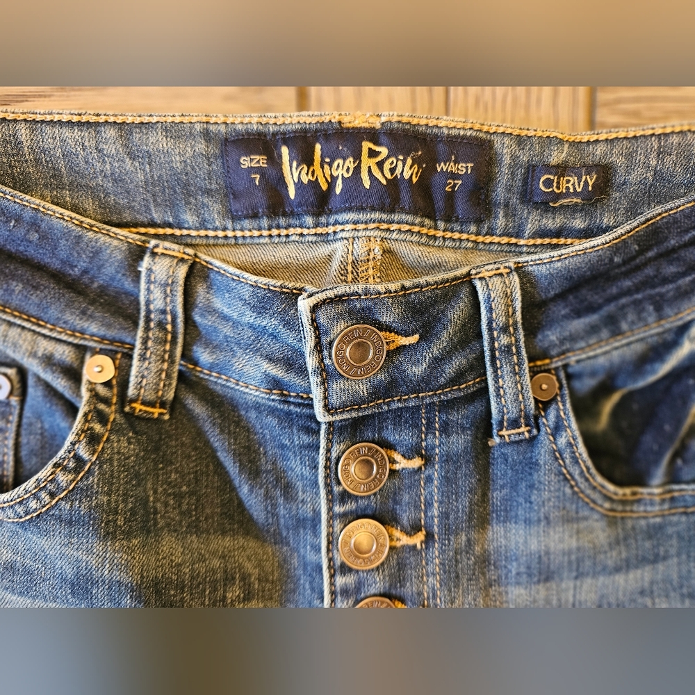 Distressed Jeans - Picture 3 of 15